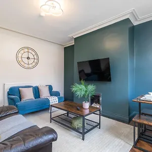 Spacious Two Bed House In Headingley Holiday home Leeds (West Yorkshire)